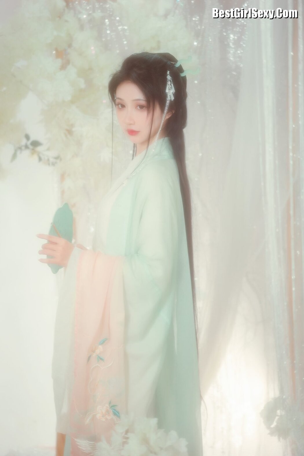 YiTuYu艺图语 Vol.3796 Qi Luo Sheng De Xiao Su Su