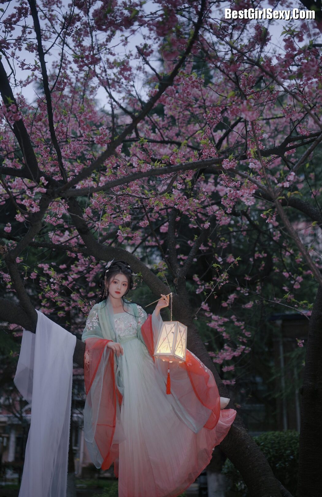 YiTuYu艺图语 Vol.3847 Yue Li