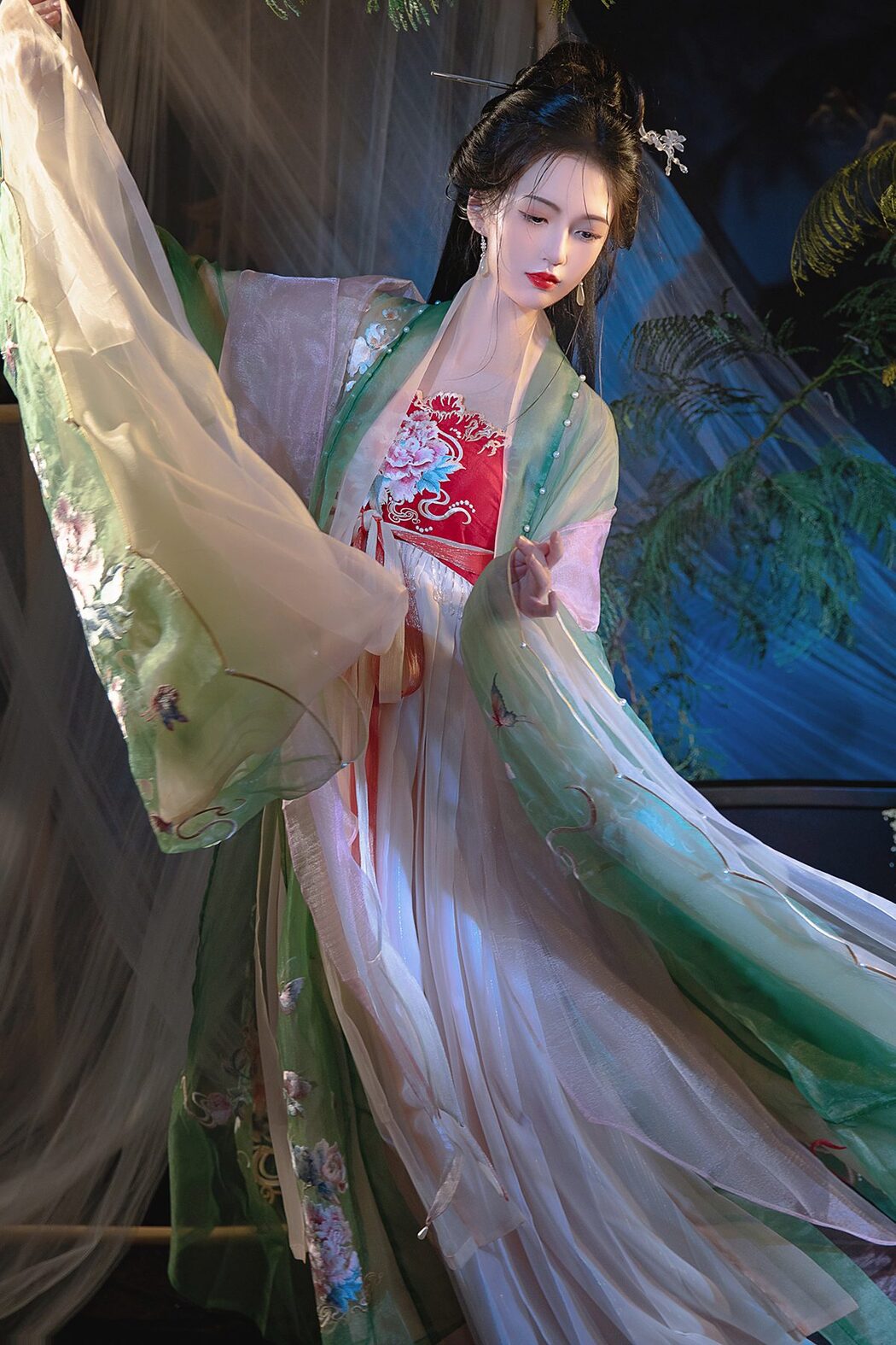 YiTuYu艺图语 Vol.3756 Pang Qi Cover Photo