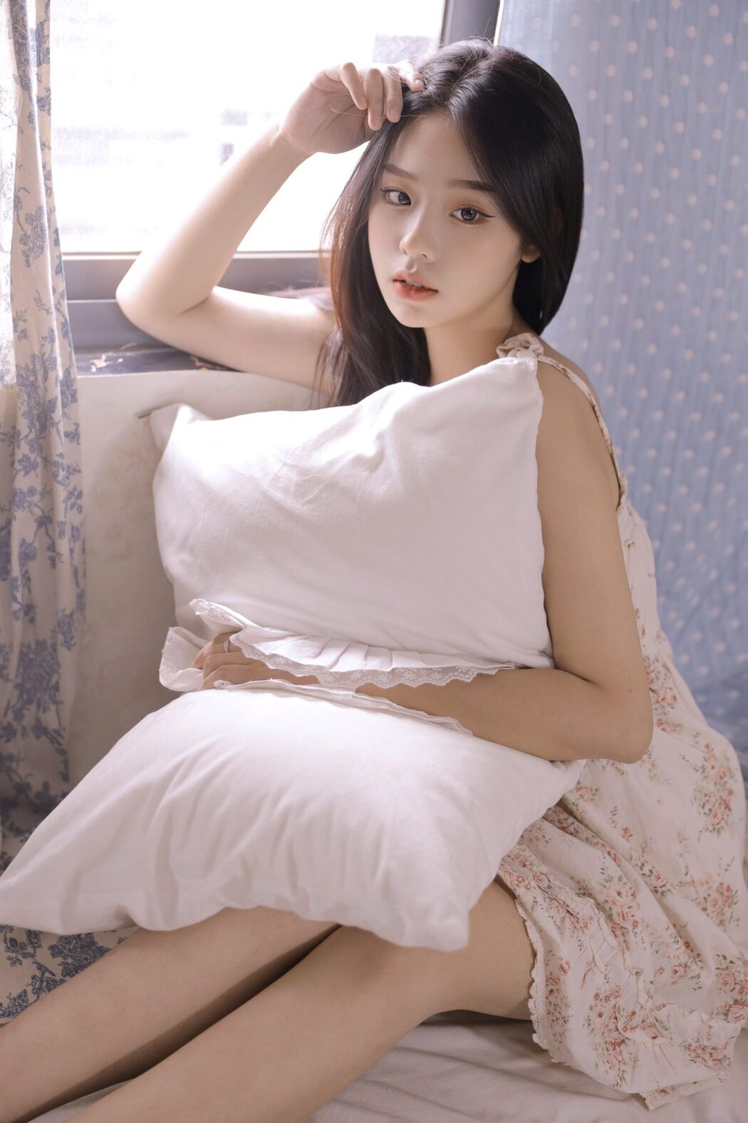 YiTuYu艺图语 Vol.3826 Li Li