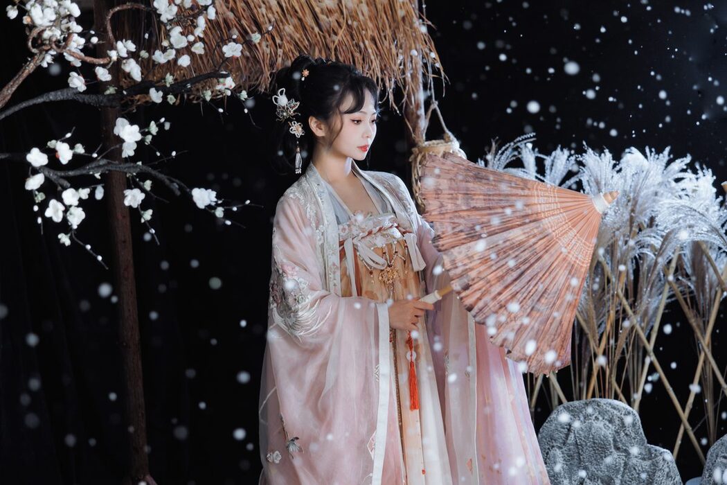 YiTuYu艺图语 Vol.3720 Qian Mo Hong Chen