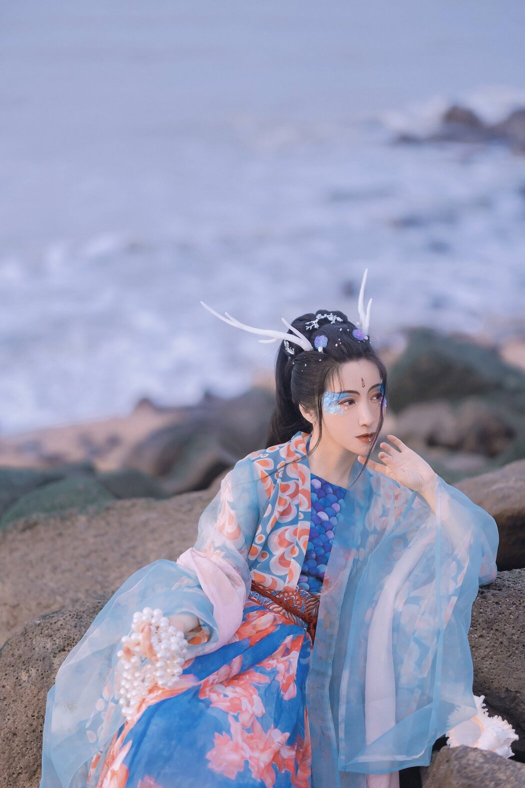 YiTuYu艺图语 Vol.372 He Jia