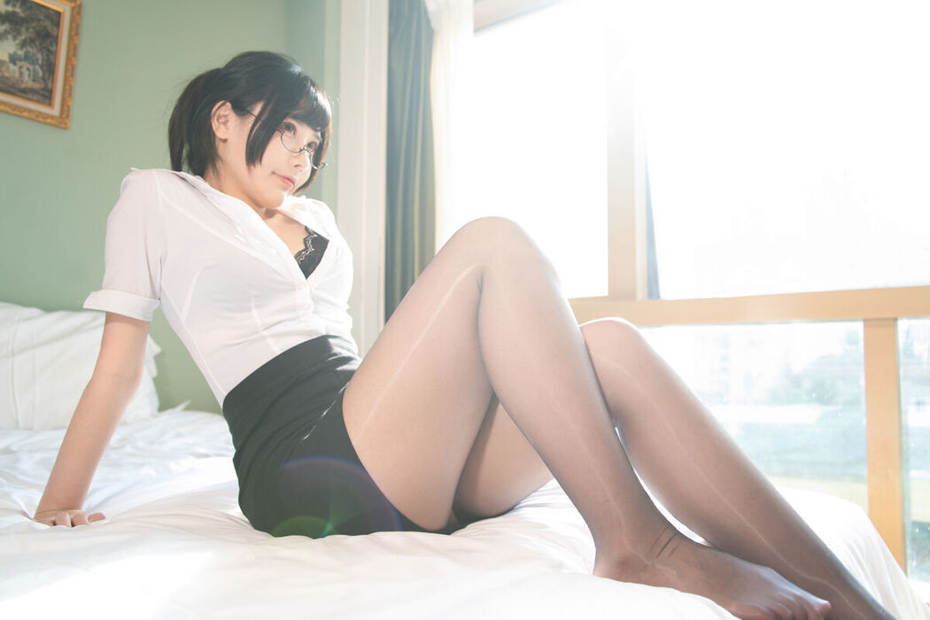 Coser@糖果果Candy – 室内OL Part2