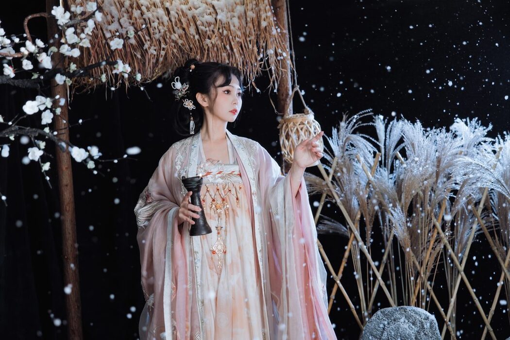 YiTuYu艺图语 Vol.3720 Qian Mo Hong Chen