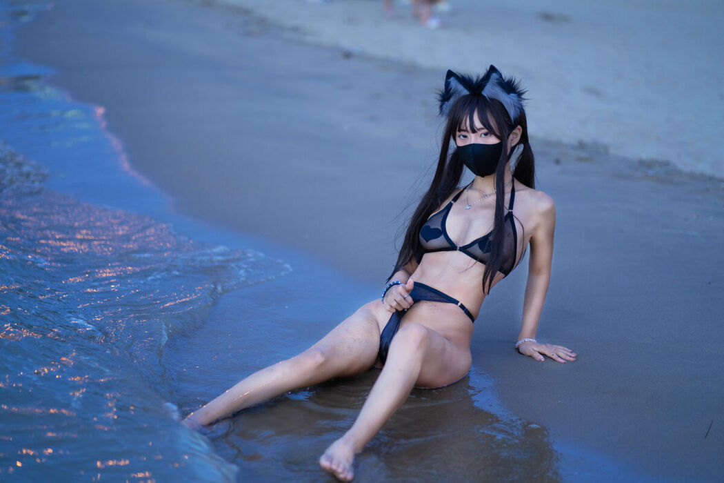Coser@职业奶妈三水子 – 黑丝泳装