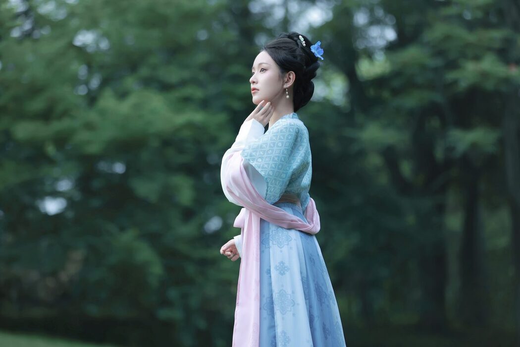 YiTuYu艺图语 Vol.3763 Luo Yi