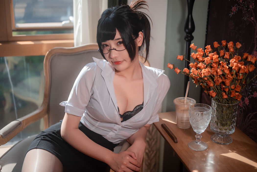 Coser@糖果果Candy – 室内OL Part1