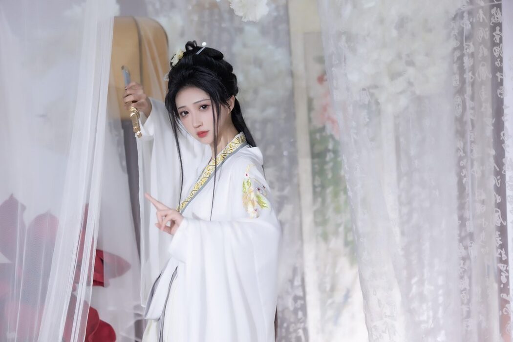 YiTuYu艺图语 Vol.3755 Qi Luo Sheng De Xiao Su Su
