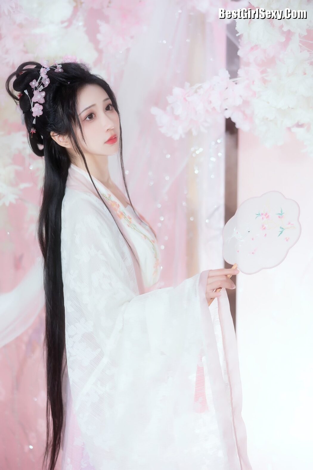 YiTuYu艺图语 Vol.3822 Qi Luo Sheng De Xiao Su Su