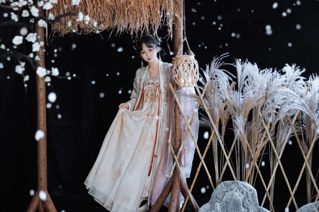 YiTuYu艺图语 Vol.3720 Qian Mo Hong Chen