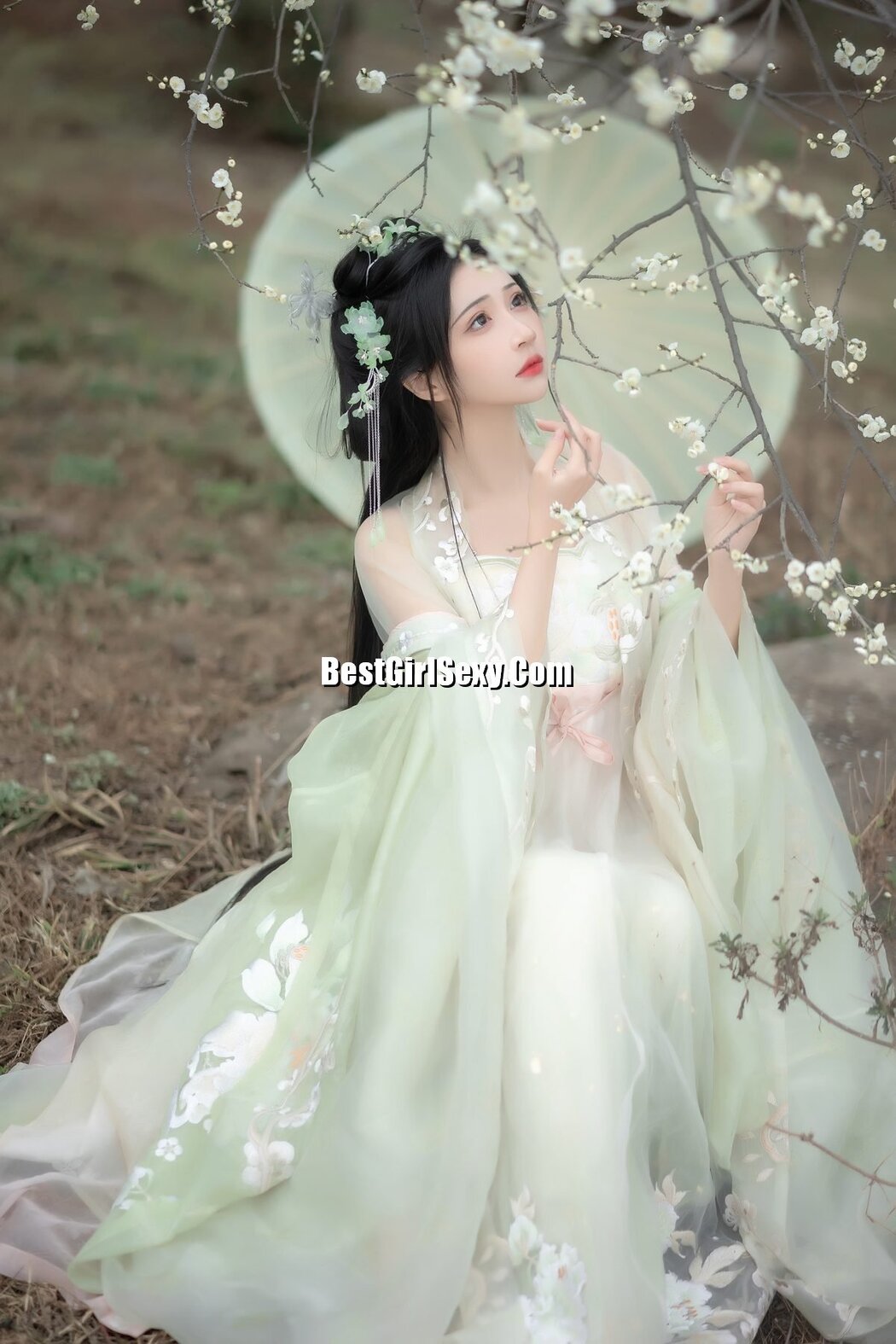 YiTuYu艺图语 Vol.3722 Qi Luo Sheng De Xiao Su Su