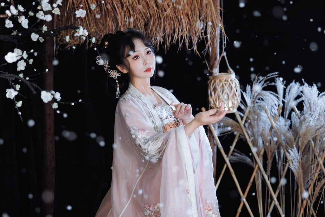 YiTuYu艺图语 Vol.3720 Qian Mo Hong Chen