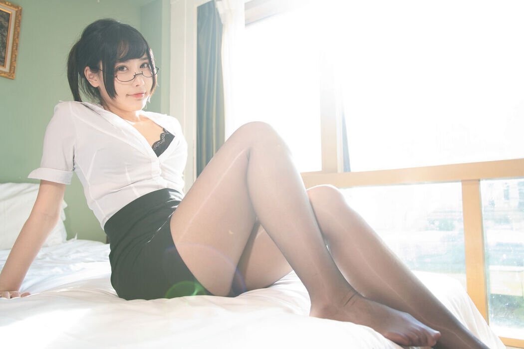 Coser@糖果果Candy – 室内OL Part2