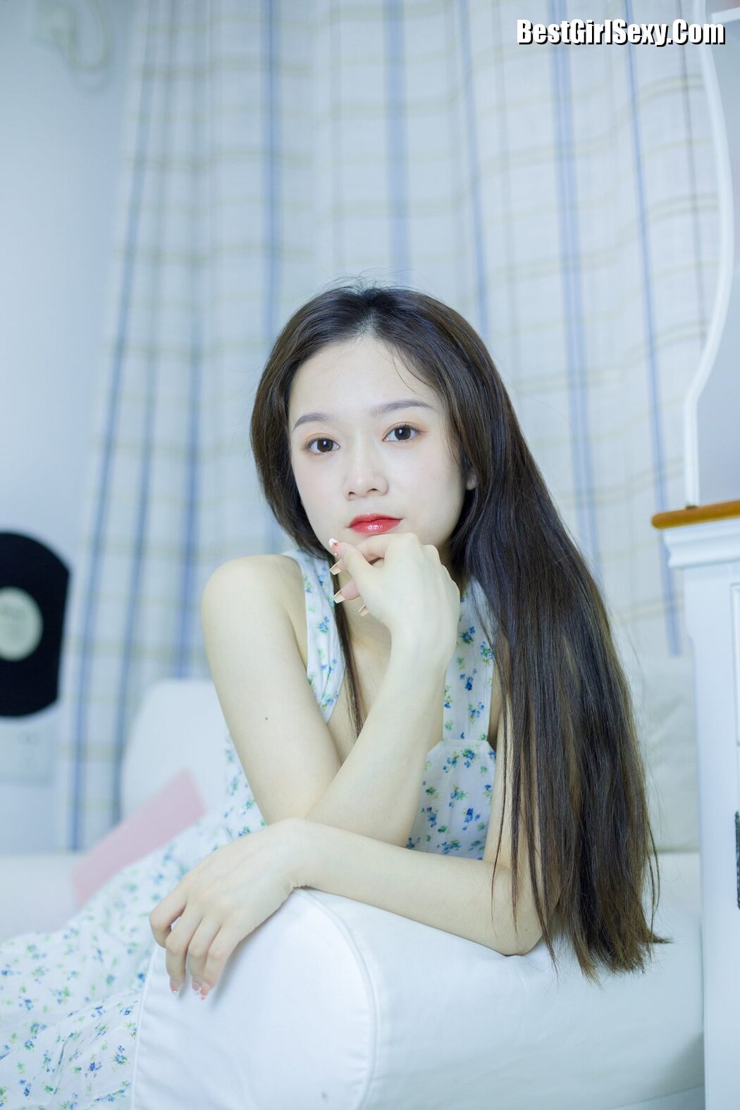 YiTuYu艺图语 Vol.3799 Ge Man Ni Nini