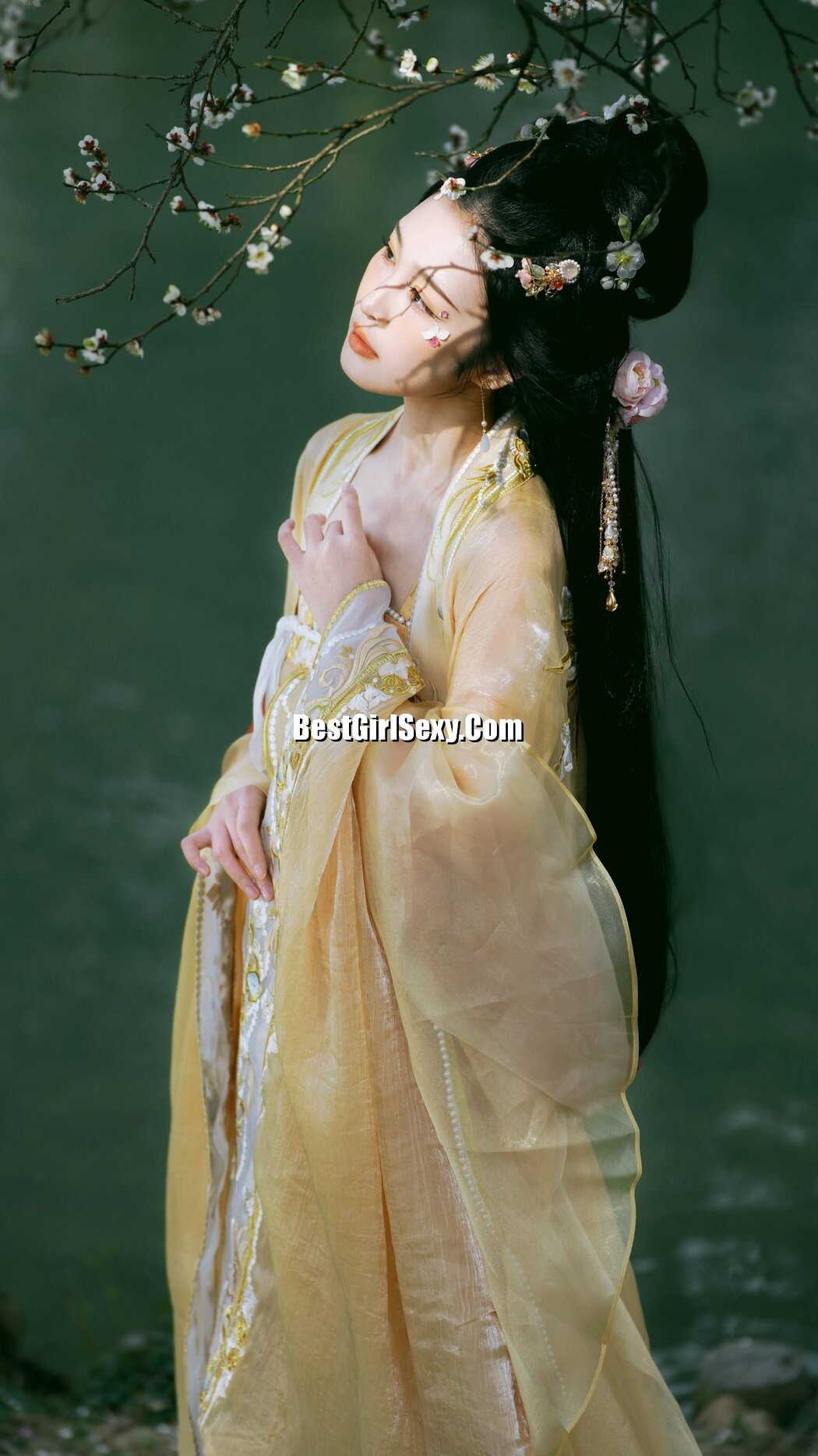 YiTuYu艺图语 Vol.3718 Ai Tan Xian De Xia Shang Zhou