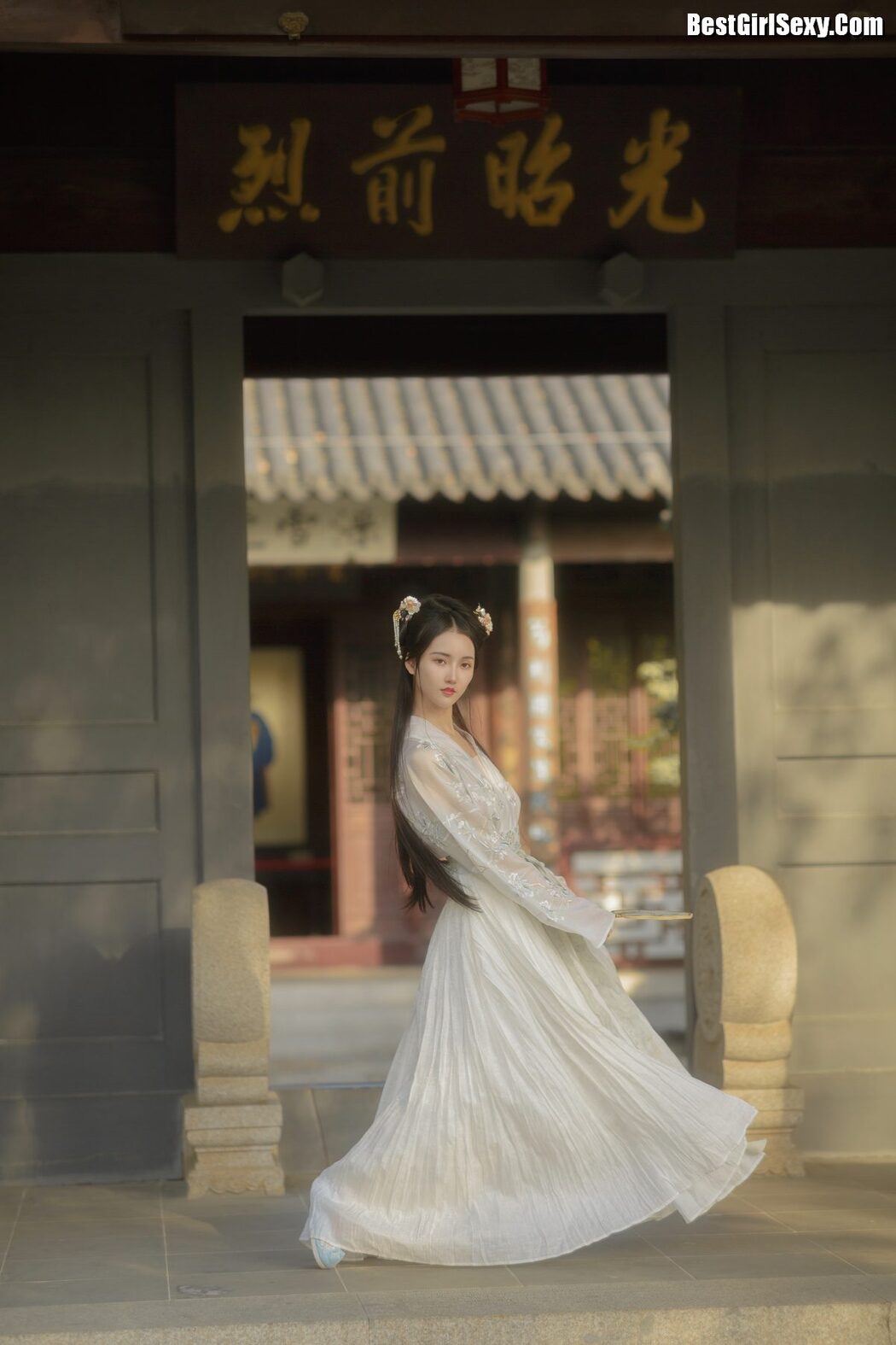 YiTuYu艺图语 Vol.3989 Qi Qi