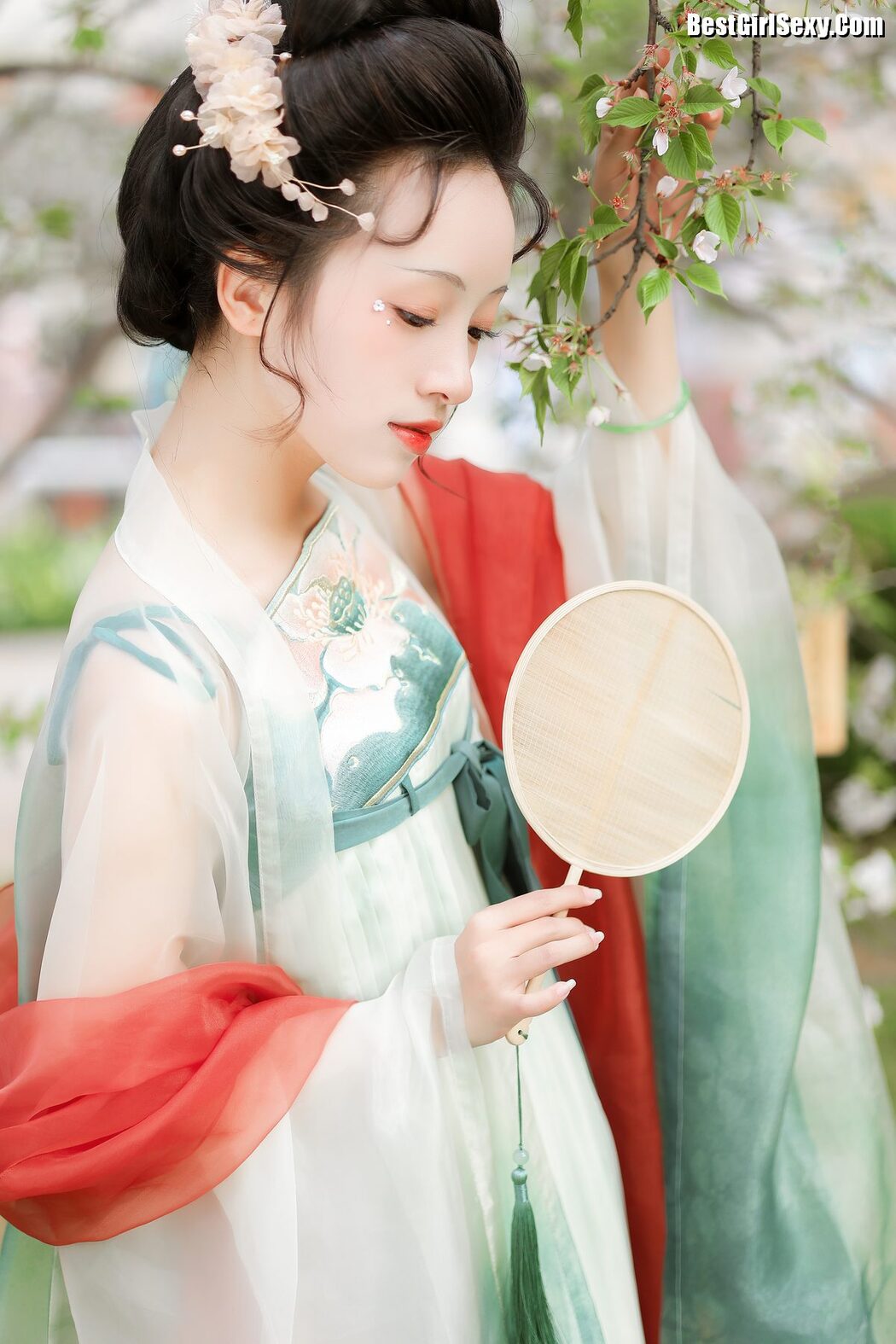 YiTuYu艺图语 Vol.3968 Jun Yin Lan