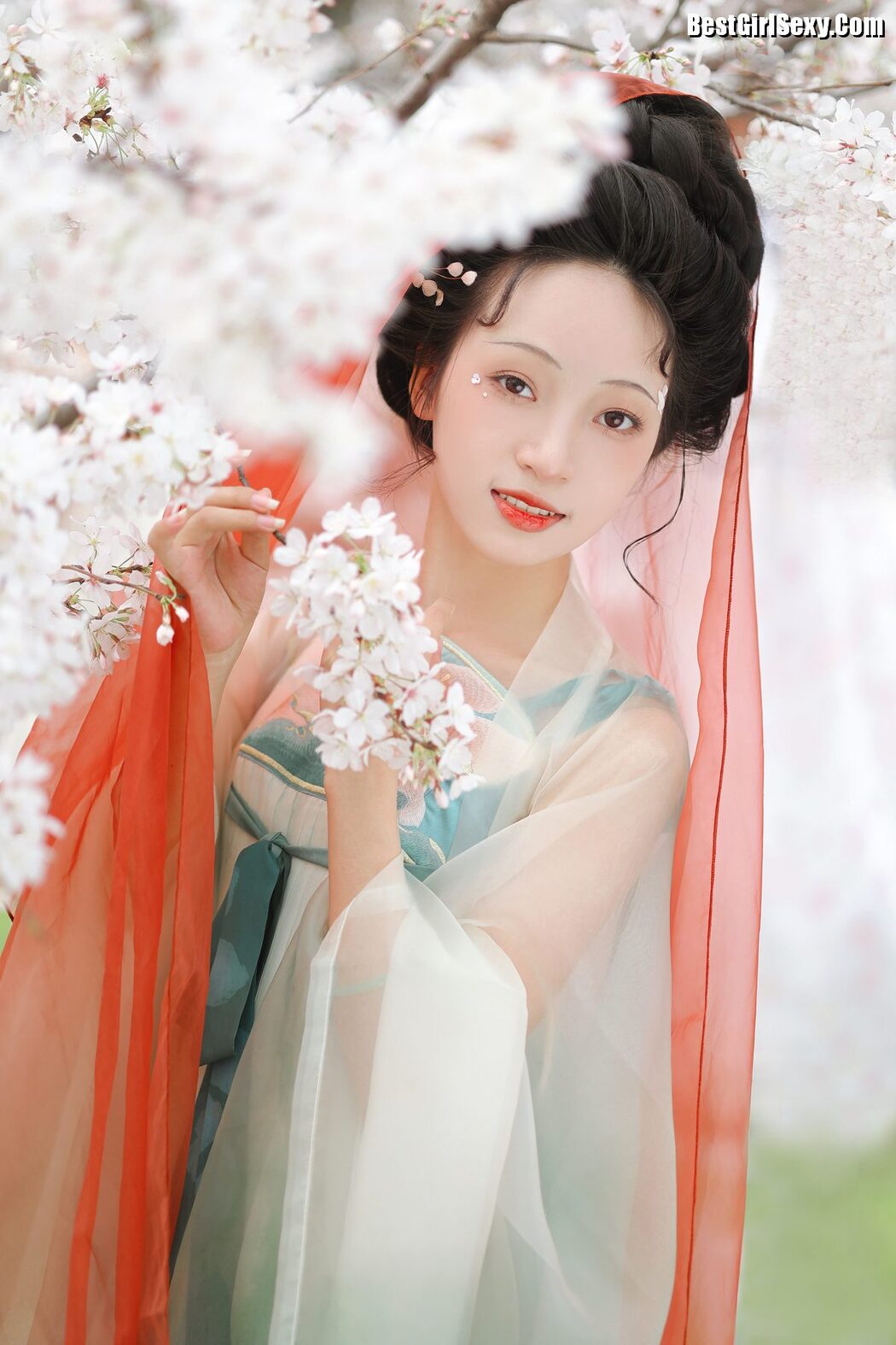 YiTuYu艺图语 Vol.3968 Jun Yin Lan