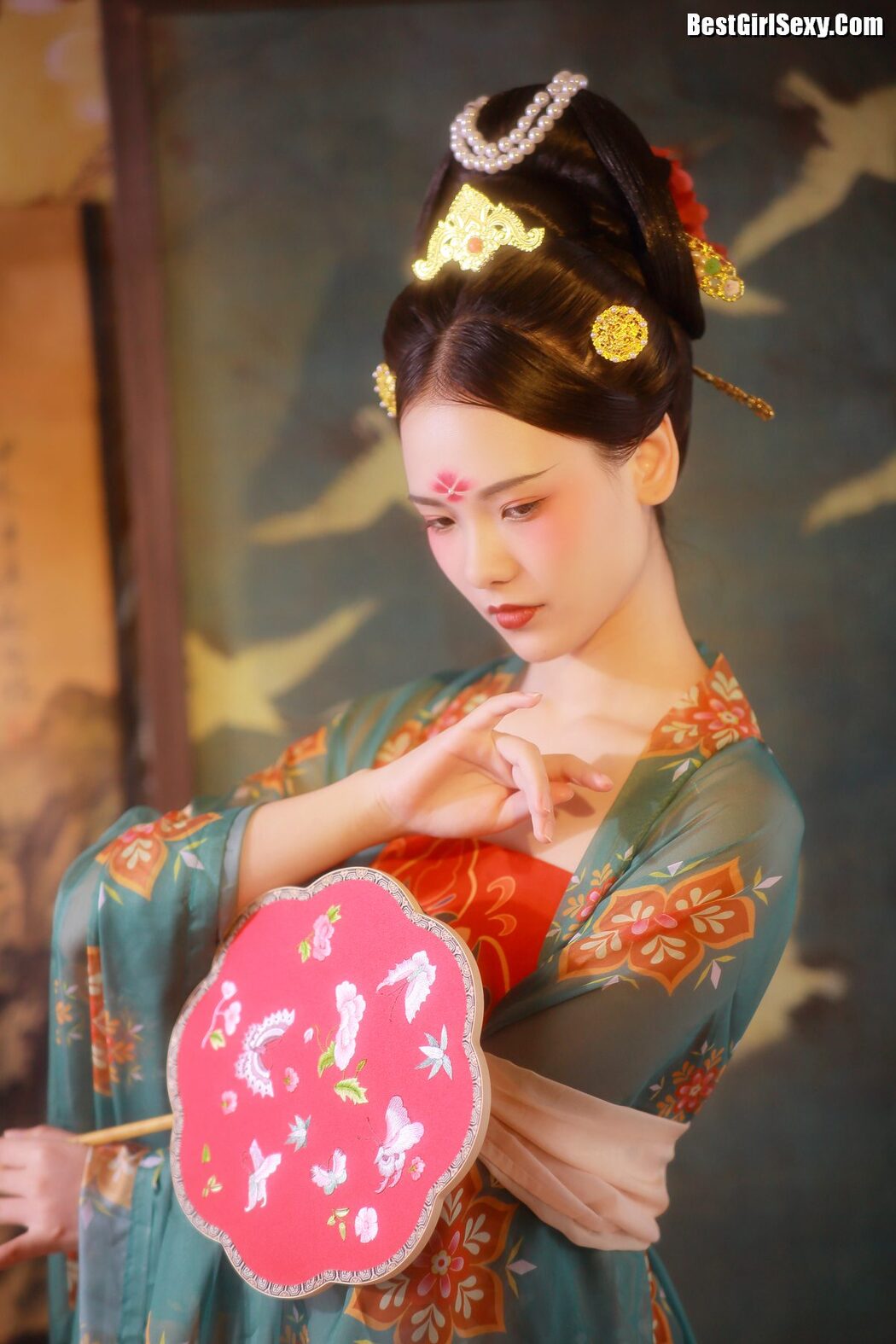 YiTuYu艺图语 Vol.3988 Qing Huan Er