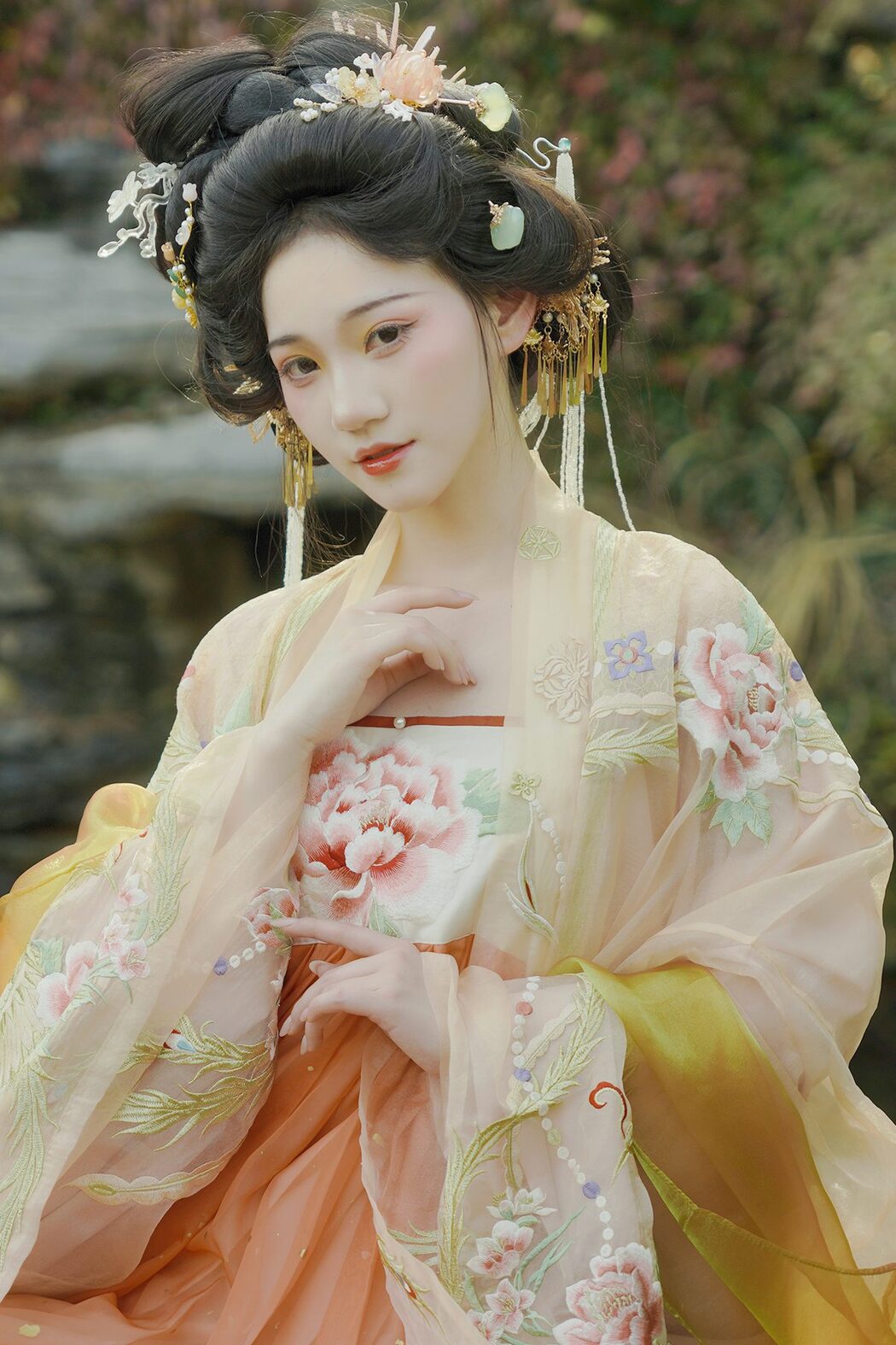 YiTuYu艺图语 Vol.3881 Qin Qin Cover Photo
