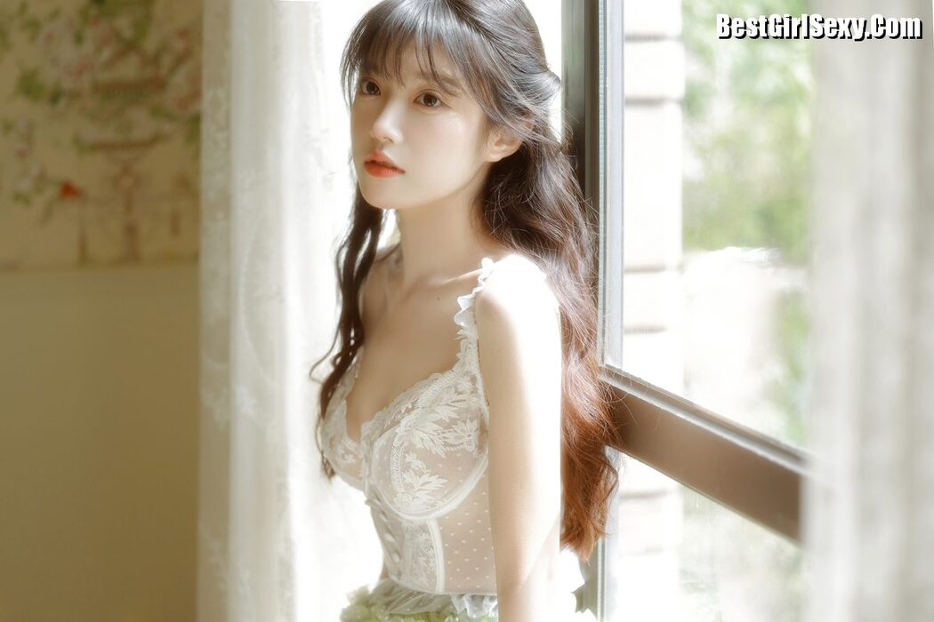 YiTuYu艺图语 Vol.3975 Ling Xiao Qi