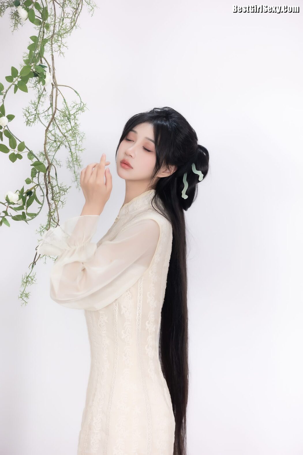 YiTuYu艺图语 Vol.3929 Qi Luo Sheng De Xiao Su Su
