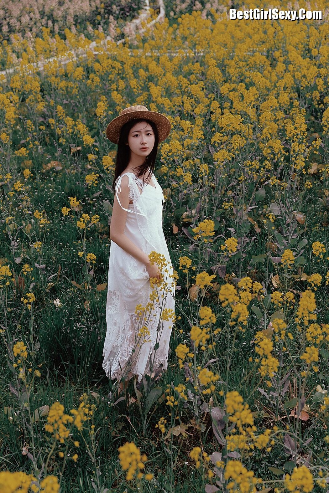 YiTuYu艺图语 Vol.3923 Yang Jia Xin