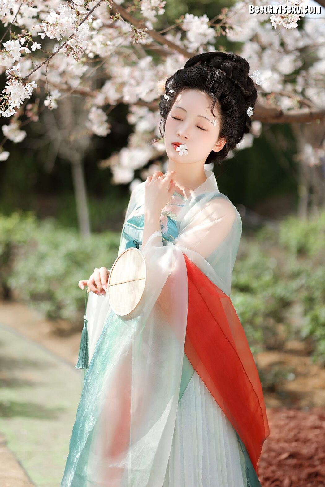 YiTuYu艺图语 Vol.3968 Jun Yin Lan