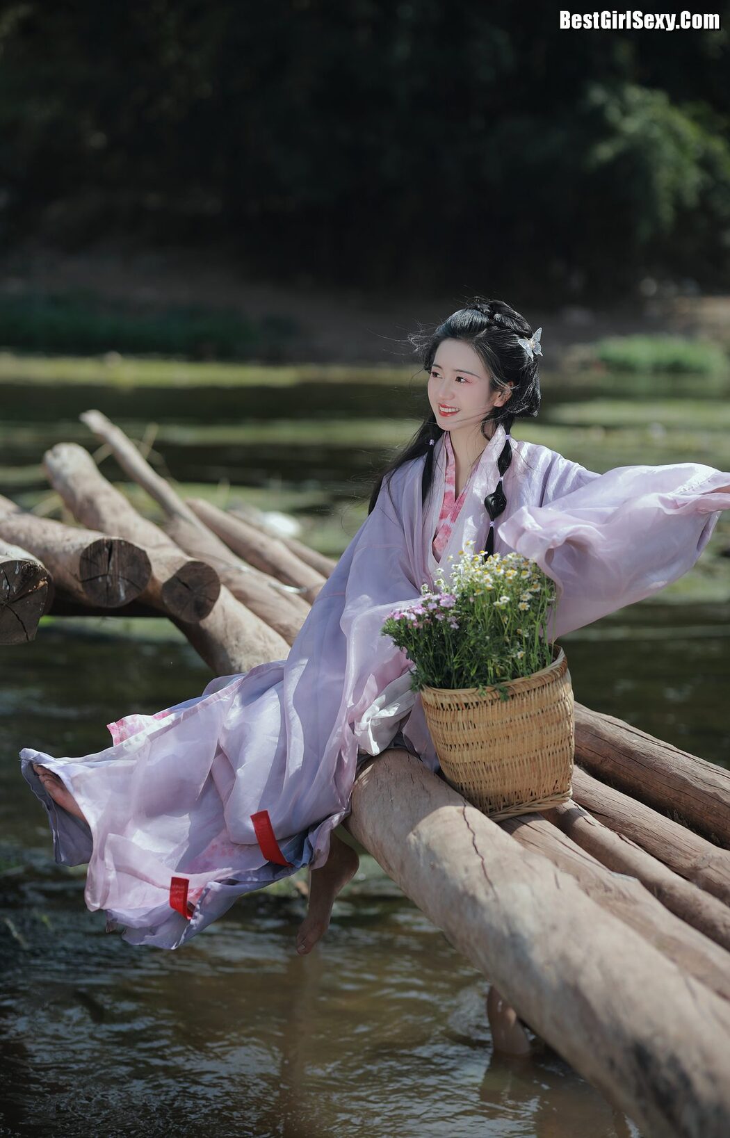 YiTuYu艺图语 Vol.3987 Yu Jin