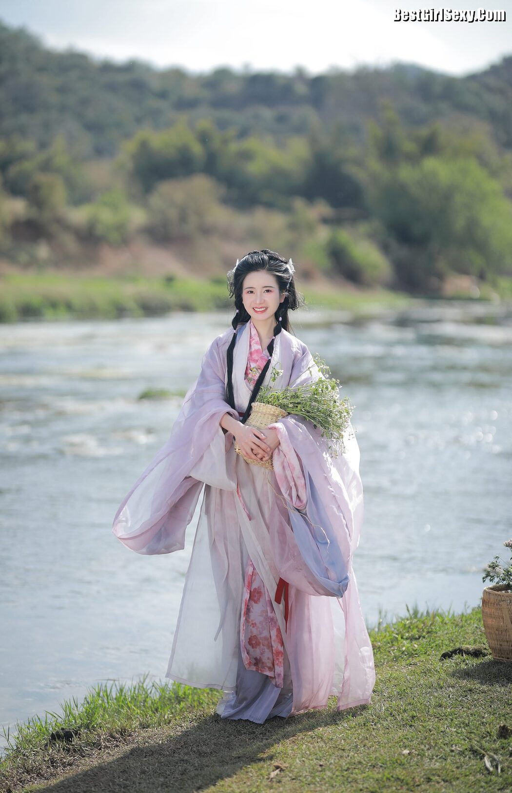 YiTuYu艺图语 Vol.3987 Yu Jin