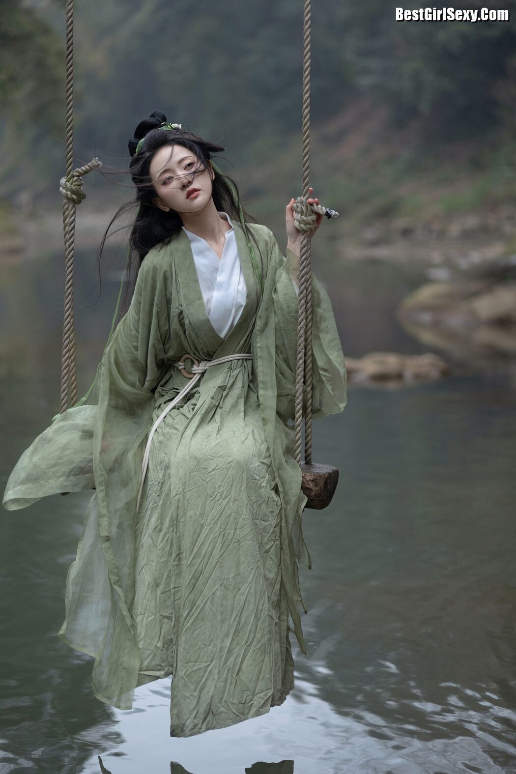 YiTuYu艺图语 Vol.3957 Lin Aki Nai