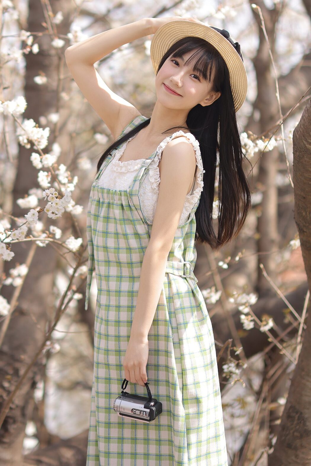 YiTuYu艺图语 Vol.3924 Yi Ke Hao Kun De Ya Cover Photo