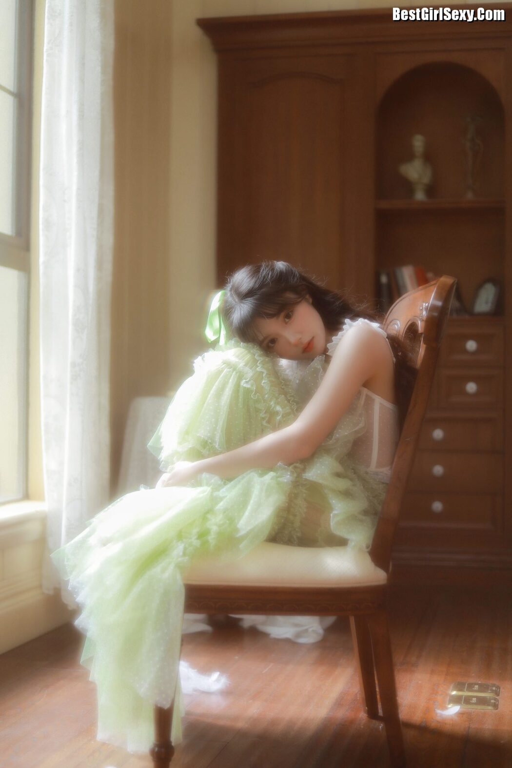YiTuYu艺图语 Vol.3975 Ling Xiao Qi