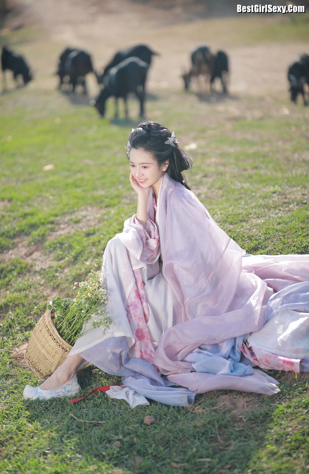 YiTuYu艺图语 Vol.3987 Yu Jin