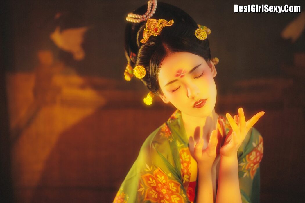 YiTuYu艺图语 Vol.3988 Qing Huan Er