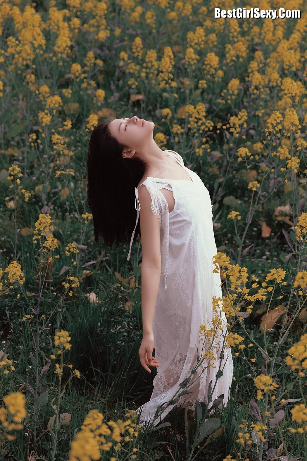 YiTuYu艺图语 Vol.3923 Yang Jia Xin