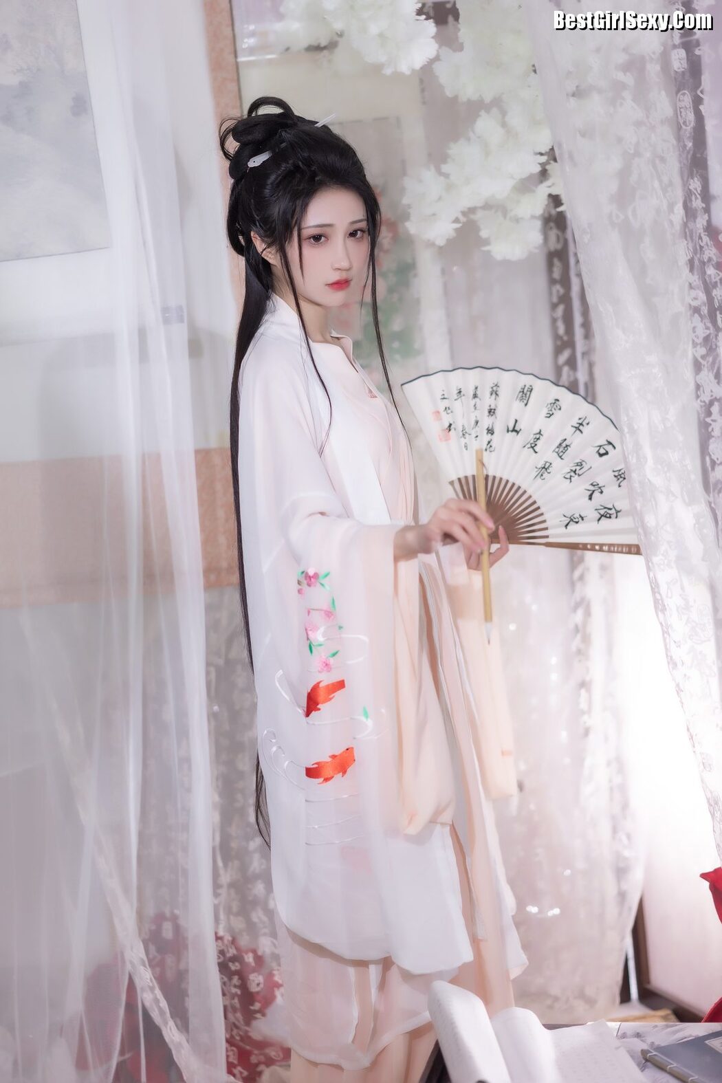 YiTuYu艺图语 Vol.3965 Qi Luo Sheng De Xiao Su Su