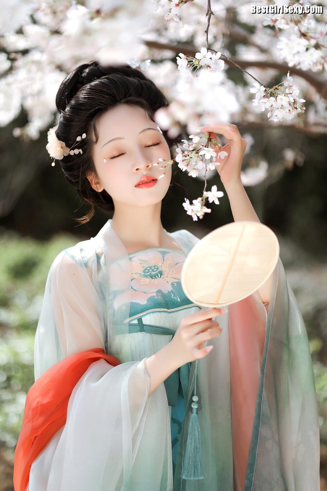 YiTuYu艺图语 Vol.3968 Jun Yin Lan
