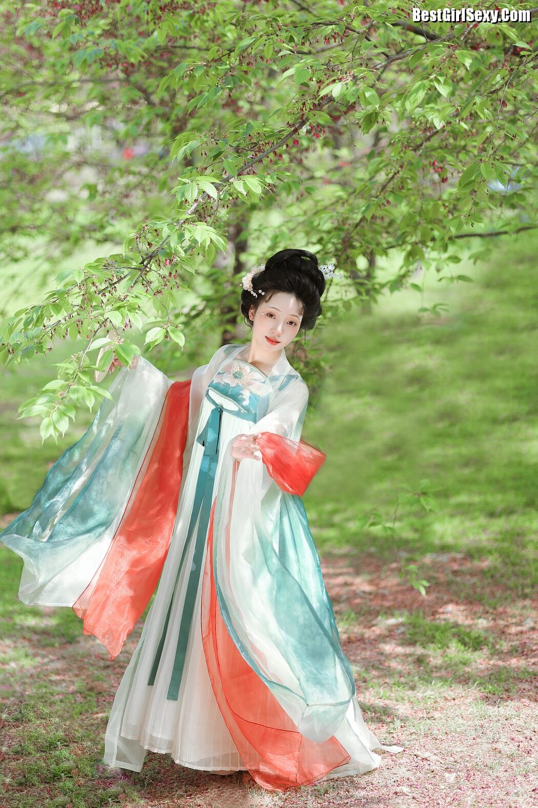 YiTuYu艺图语 Vol.3968 Jun Yin Lan