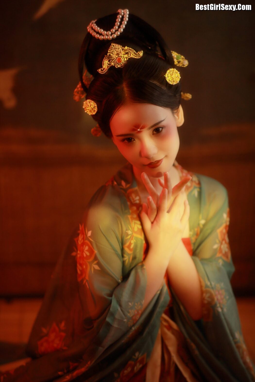 YiTuYu艺图语 Vol.3988 Qing Huan Er