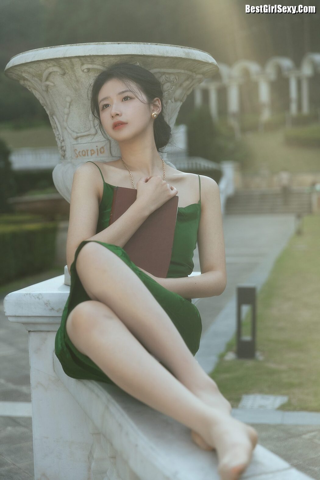 YiTuYu艺图语 Vol.3993 Yang Jia Xin