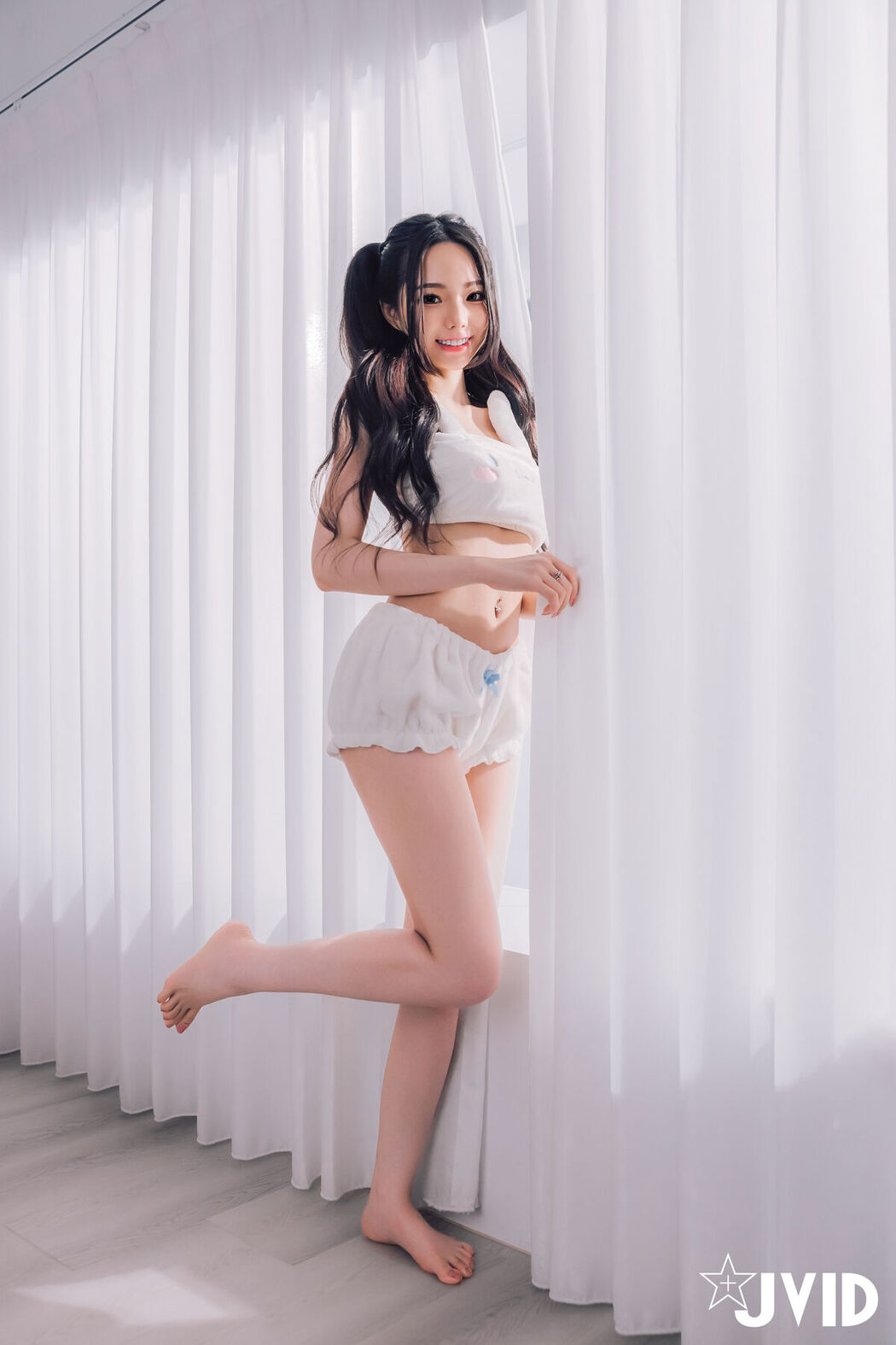 JVID Tai Ni 胎尼 And Jiu Jiu 啾啾 – 啾啾親自開箱豪華AI情慾娃娃Tiny 真人比例完美粉嫩E奶 激情互動舌吻揉奶樣樣來 Part2