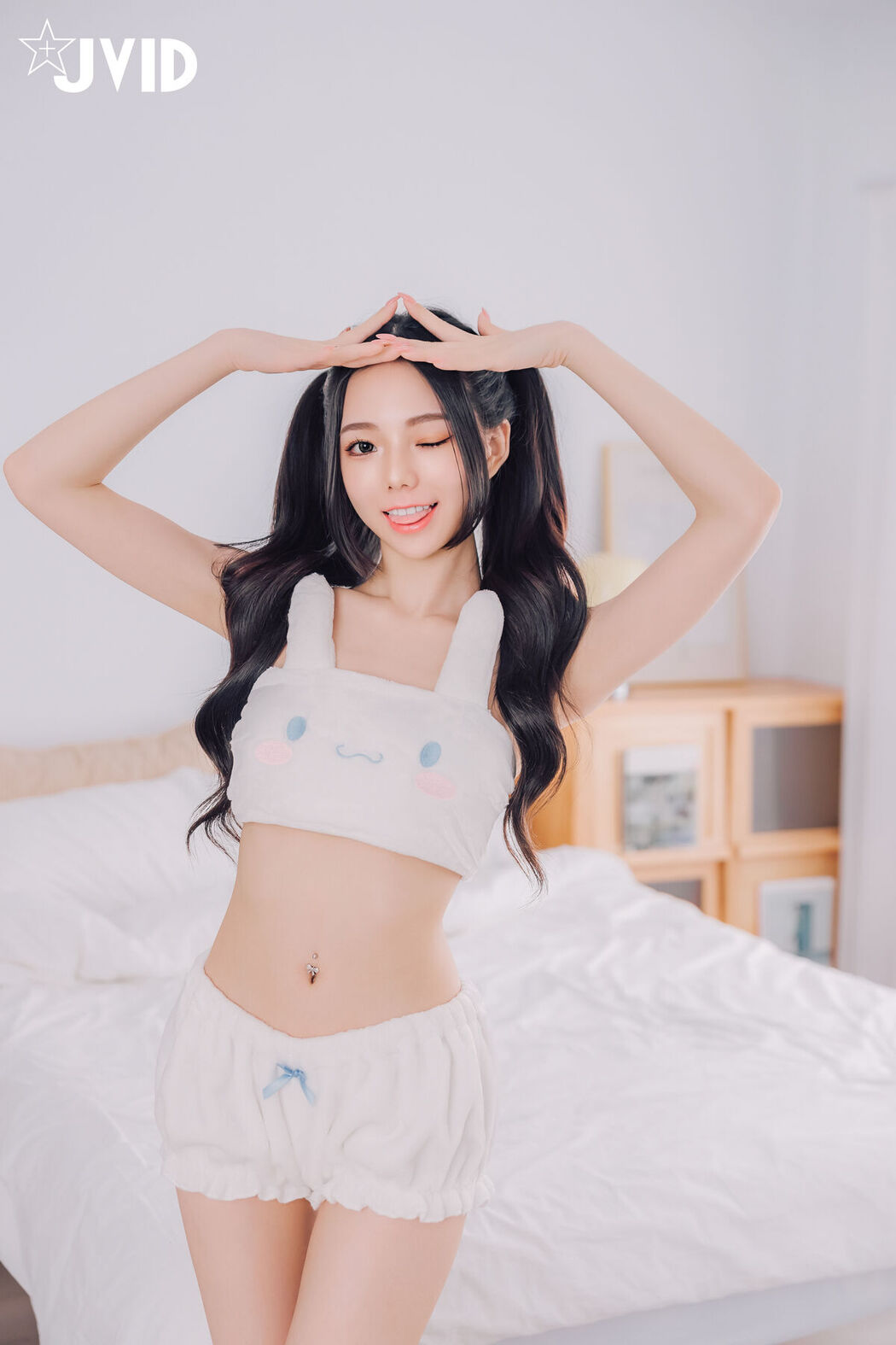 JVID Tai Ni 胎尼 And Jiu Jiu 啾啾 – 啾啾親自開箱豪華AI情慾娃娃Tiny 真人比例完美粉嫩E奶 激情互動舌吻揉奶樣樣來 Part2