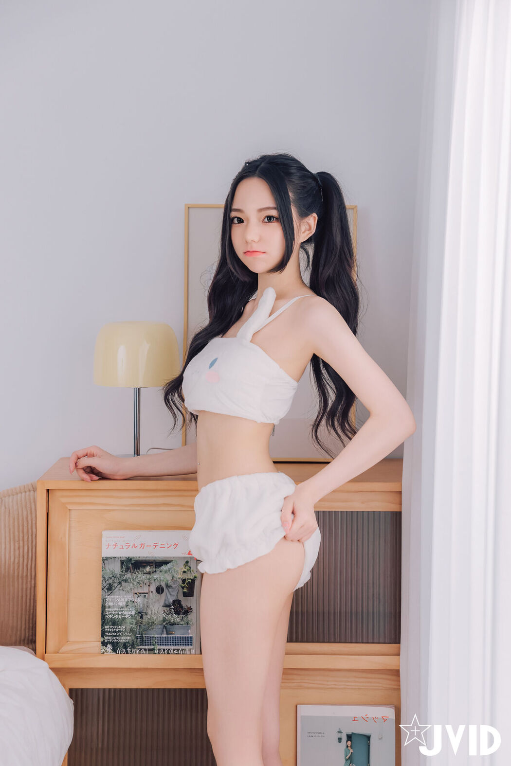 JVID Tai Ni 胎尼 And Jiu Jiu 啾啾 – 啾啾親自開箱豪華AI情慾娃娃Tiny 真人比例完美粉嫩E奶 激情互動舌吻揉奶樣樣來 Part2