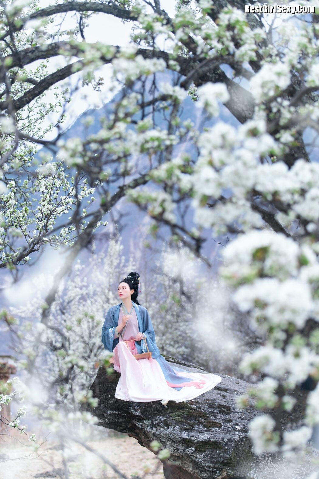 YiTuYu艺图语 Vol.3999 Wei Wei