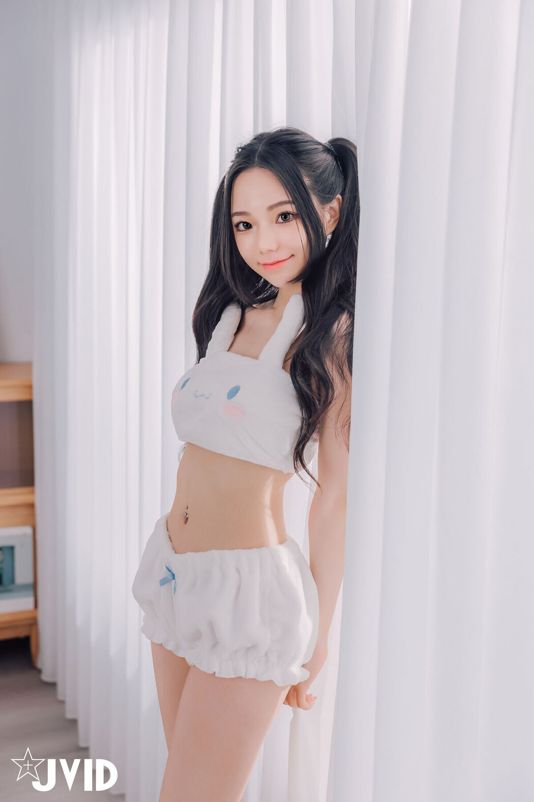 JVID Tai Ni 胎尼 And Jiu Jiu 啾啾 – 啾啾親自開箱豪華AI情慾娃娃Tiny 真人比例完美粉嫩E奶 激情互動舌吻揉奶樣樣來 Part2