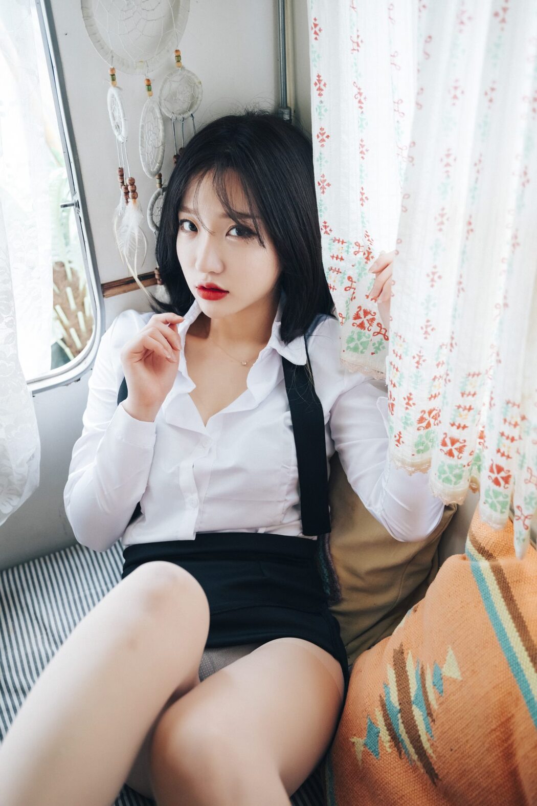 Loozy Officegirls Vacation Vol.2 Son Ye-Eun 손예은