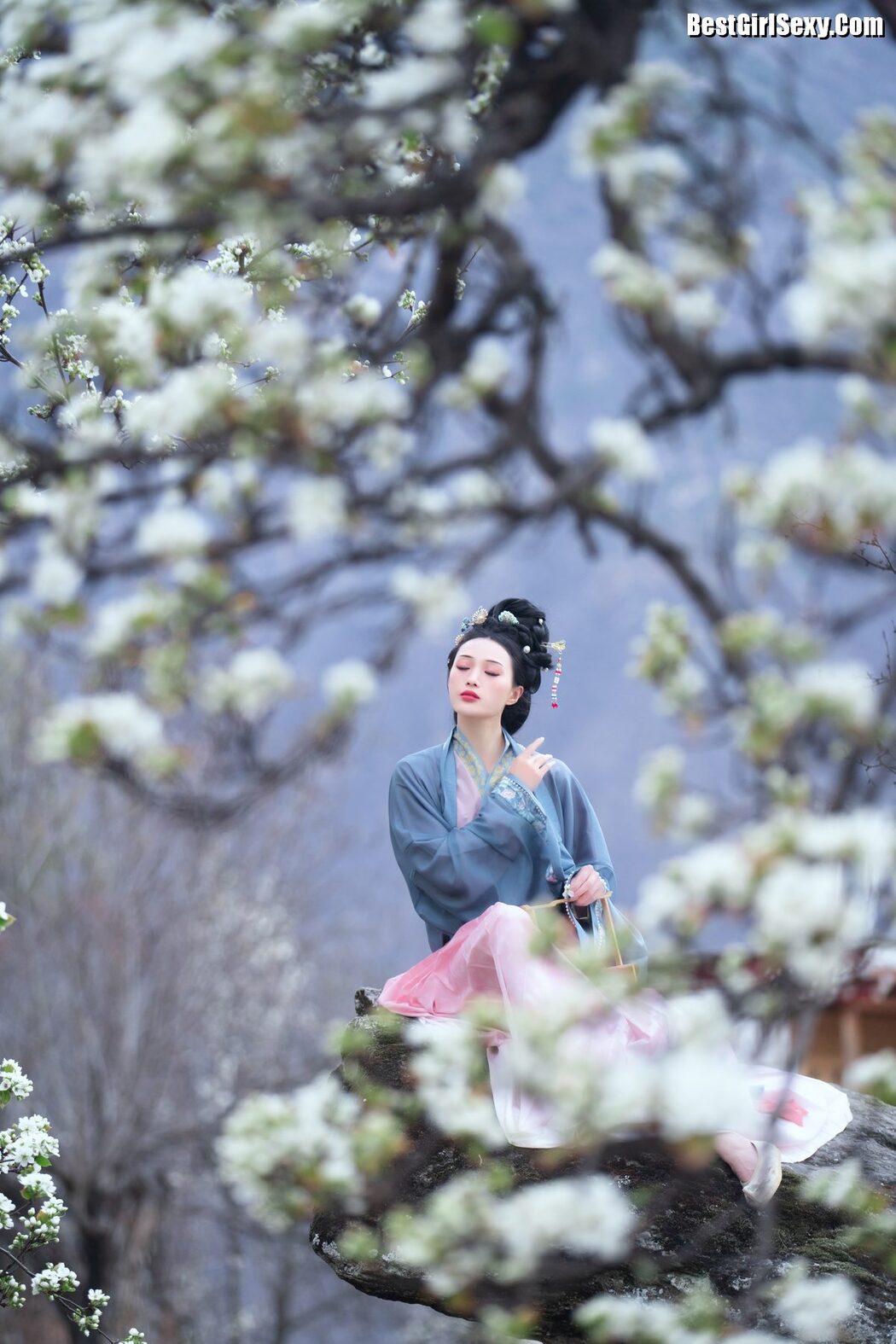 YiTuYu艺图语 Vol.3999 Wei Wei