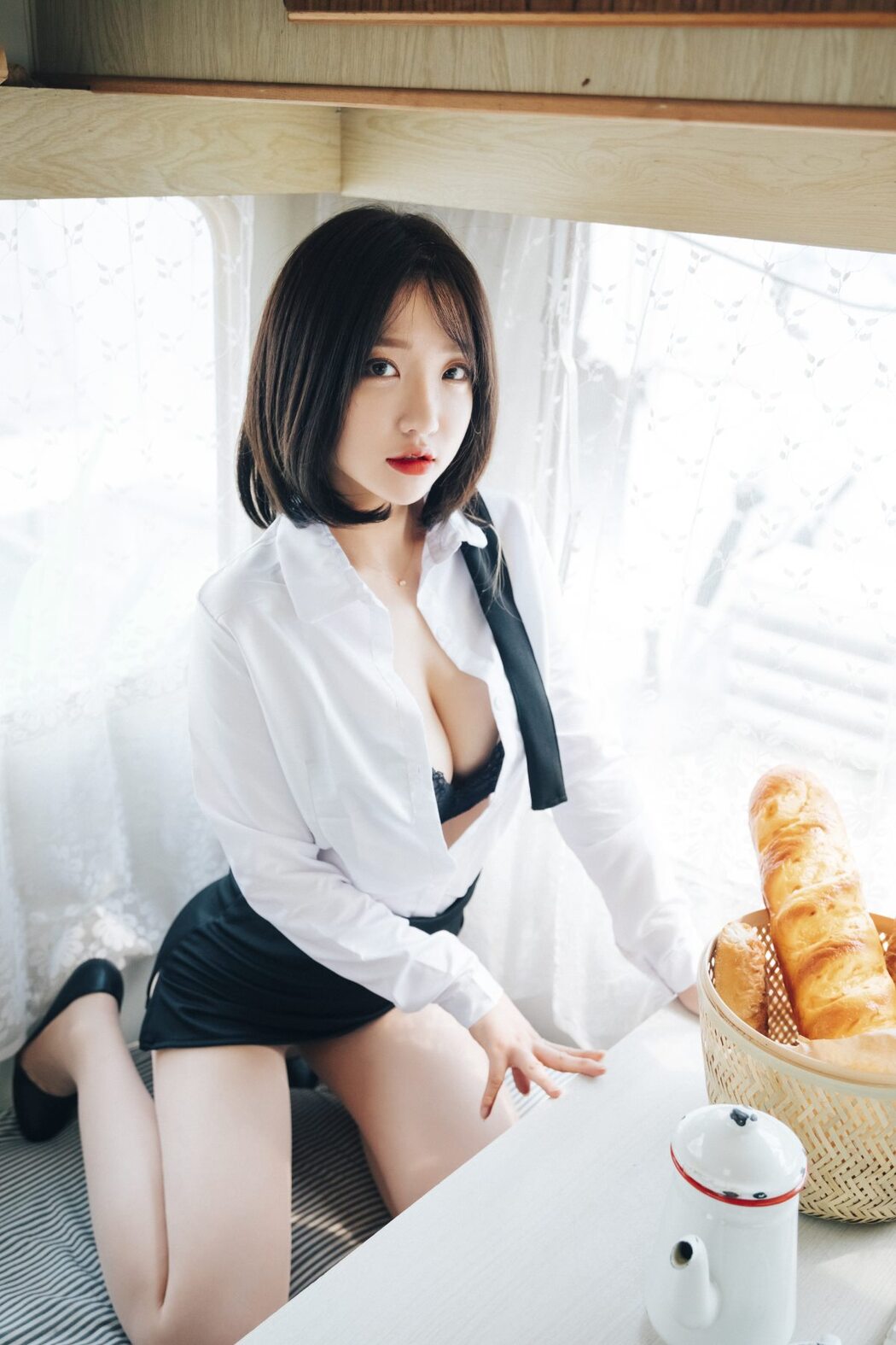 Loozy Officegirls Vacation Vol.2 Son Ye-Eun 손예은