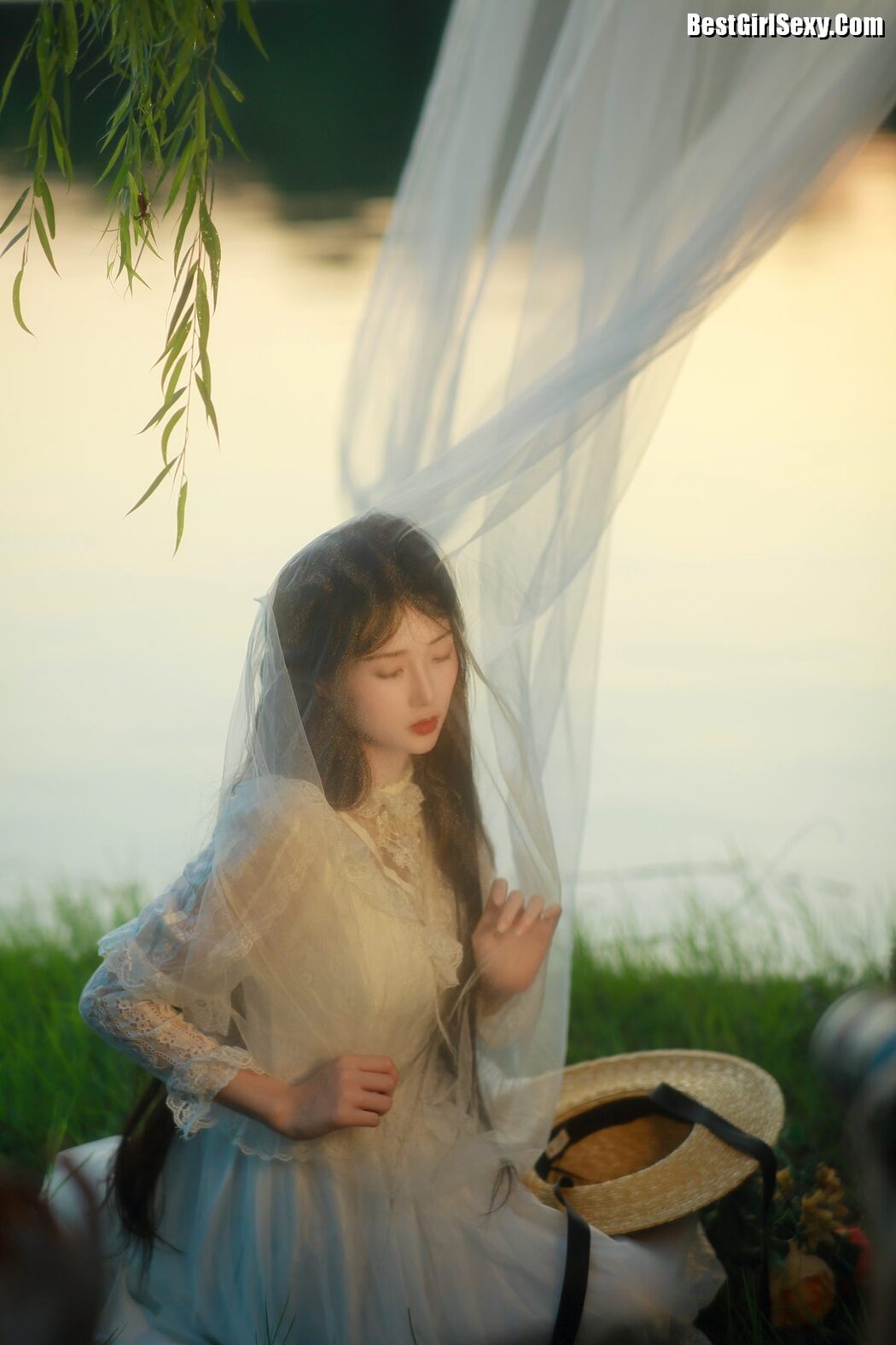 YiTuYu艺图语 Vol.4053 Liu Liu Yang Liu Liu